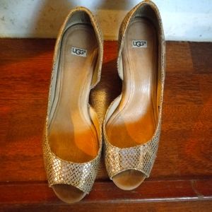 UGG Toura Wedge saude leather 4.5" Pee-Toe  open shoes with Snake embrosed Print